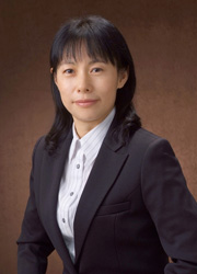 税理士：中田真希子